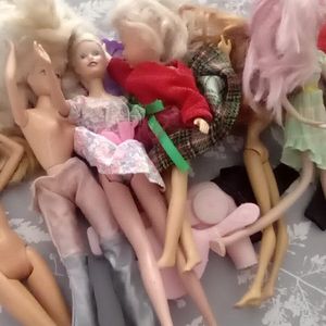 Lot de poupées 