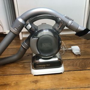 Mini aspirateur sans fils black and Decker neuf 