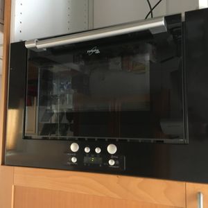 Four à micro-ondes Whirlpool encastrable