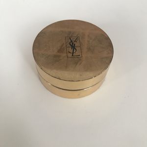 Poudre fond de teint Yves saint Laurent 