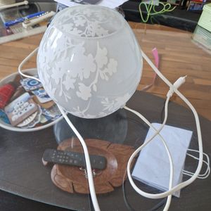 Lampe ikea avec ampoule 