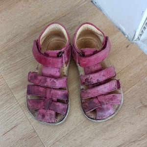 Sandales en cuir pour enfants taille 25