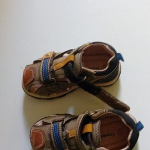 Chaussures  de bébé pointure  21