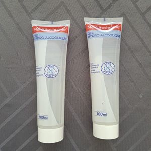 2 tubes de gel hydroalcoolique (neufs)