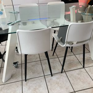 Table à manger 4 personnes sans chaises