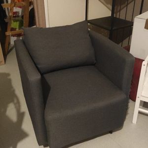 petit fauteuil gris 