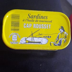 2 boîte de conserve sardines 