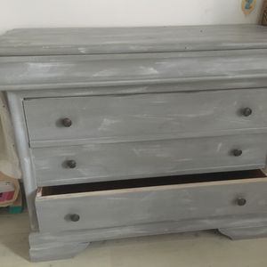 Commode gris clair 