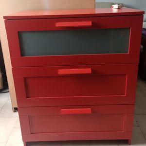 Commode rouge 