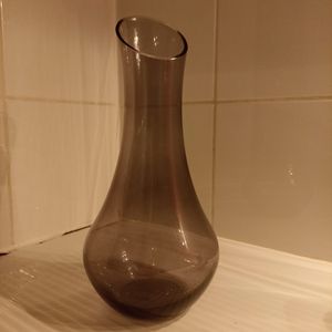 Vase en verre fumé gris