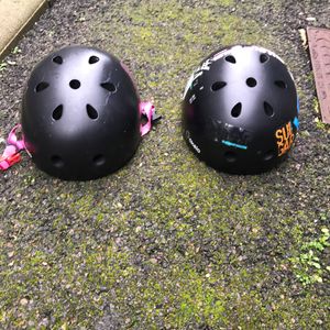 2 casques trottinette/vélo enfants 