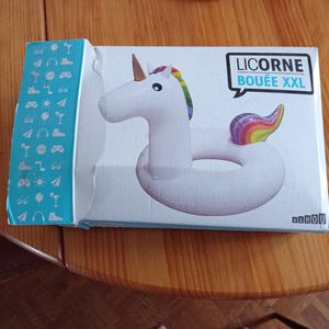 Licorne gonflable xxl