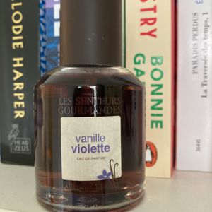 Parfum jamais utilisé vanille violette
