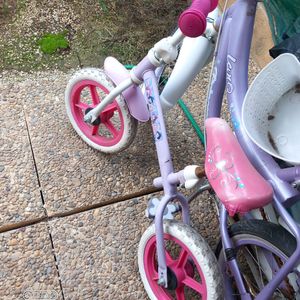 Donne un petit vélo pour enfant 