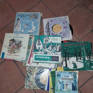 Lot de vinyles histoires pour enfants