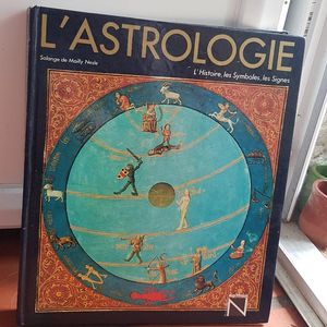 Gros livre astrologie 