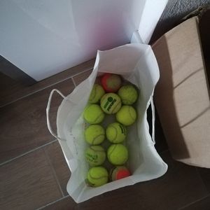 Vieilles balles de tennis 