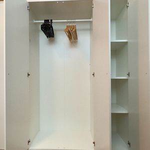 Deux armoires KLEPPSTAD 3 portes blanc, 117x176 cm