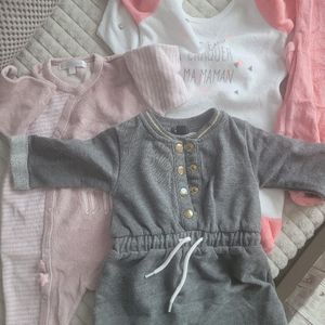 Vêtements bébé fille  1mois et 3 mois 