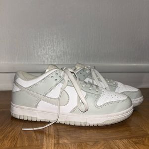 Nike Dunk Low Grise taille 37.5