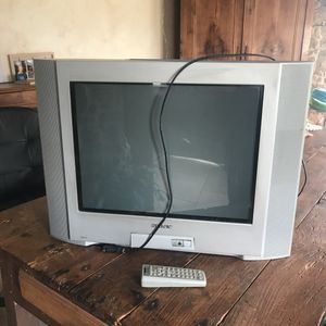 Vieux téléviseur qui fonctionne 