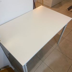 Table blanche 110 x 70