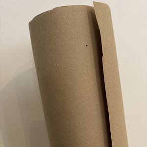Grand rouleau de papier brun 