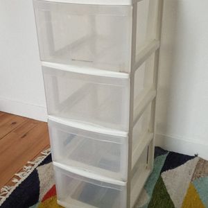 Étagère Ikea tiroirs transparents