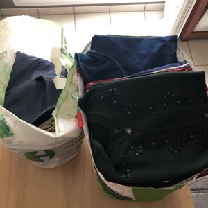 Deux sacs de vêtements hommes et femmes