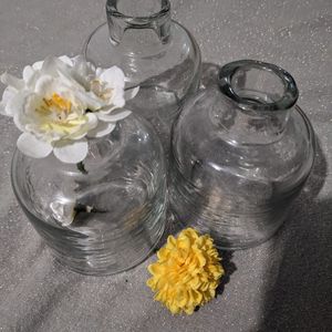 3 petits vases en verre