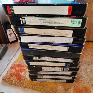 12 cassettes vidéos dont 1 neuve. Lot 1