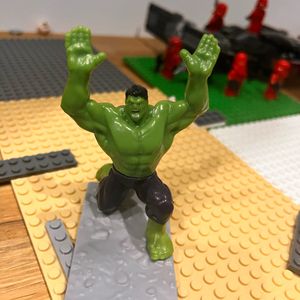 Petite figurine Hulk 