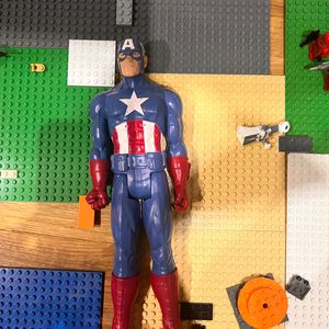 Figurine captain America