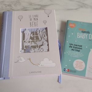 Livre et carnet de liaison bébé 