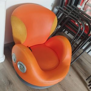 Petite fauteuil orange 