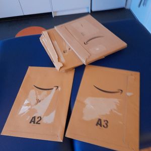 Enveloppes cartonnées propres 