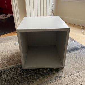 Petit meuble cube gris clair IKEA 
