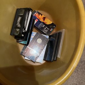 Lot de K7  VHS et boîte de DVD vides
