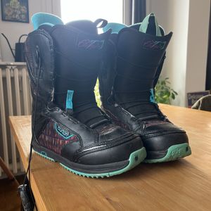 Chaussures de snowboard 37