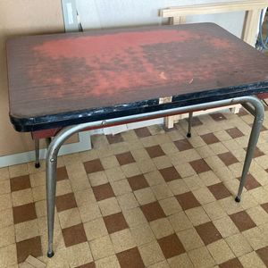Table Formica rouge