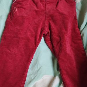 24 mois. Pantalon velours rouge 