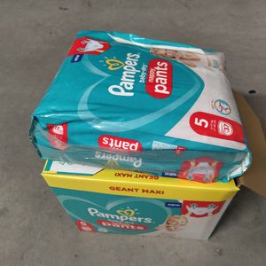 Couches Pampers  - taille 5