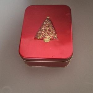 Petite boîte métallique de Noël 