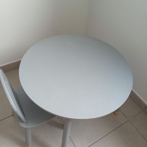 Table ronde enfant + chaise