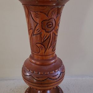 Vase en bois 