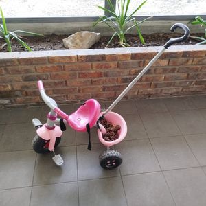 Tricycle enfant avec poignée pour les parents 