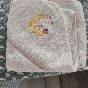 Sortie de bain pour bébé ( serviette avec capuche)