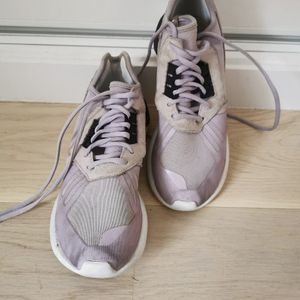 Chaussures de running Adidas violettes