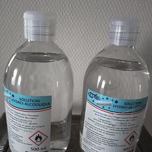 2 flacons de gel hydro alcoolique 