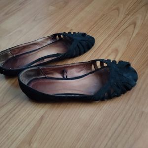 Chaussures en daim noires. 